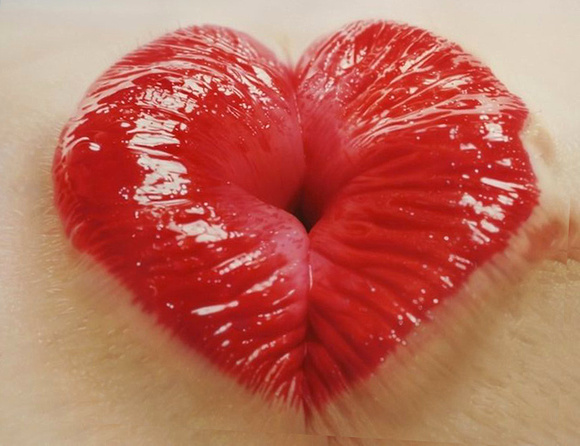 side heart lips